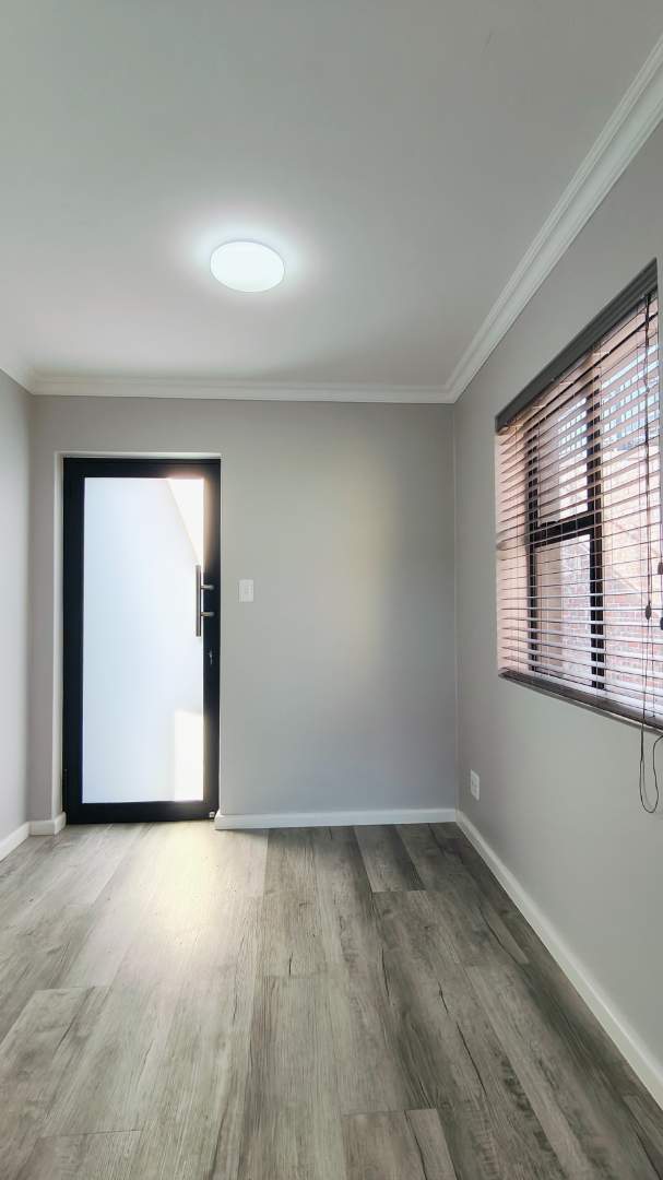 To Let 3 Bedroom Property for Rent in Island View Western Cape